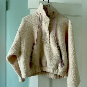 Universal thread white cowl neck fleece. Size XS